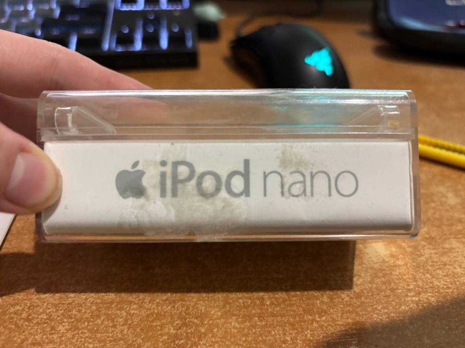 Apple iPod Nano Gen 2 4GB Коробка + аксесуари(окрім навушників)