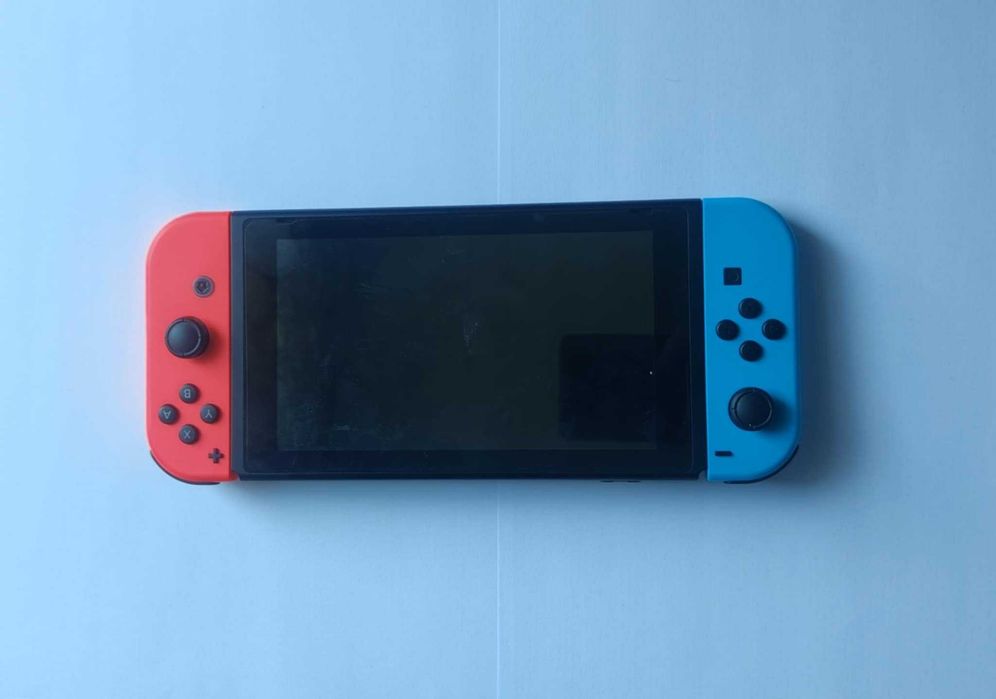 Nintendo Switch + 2 Gry + Akcesoria