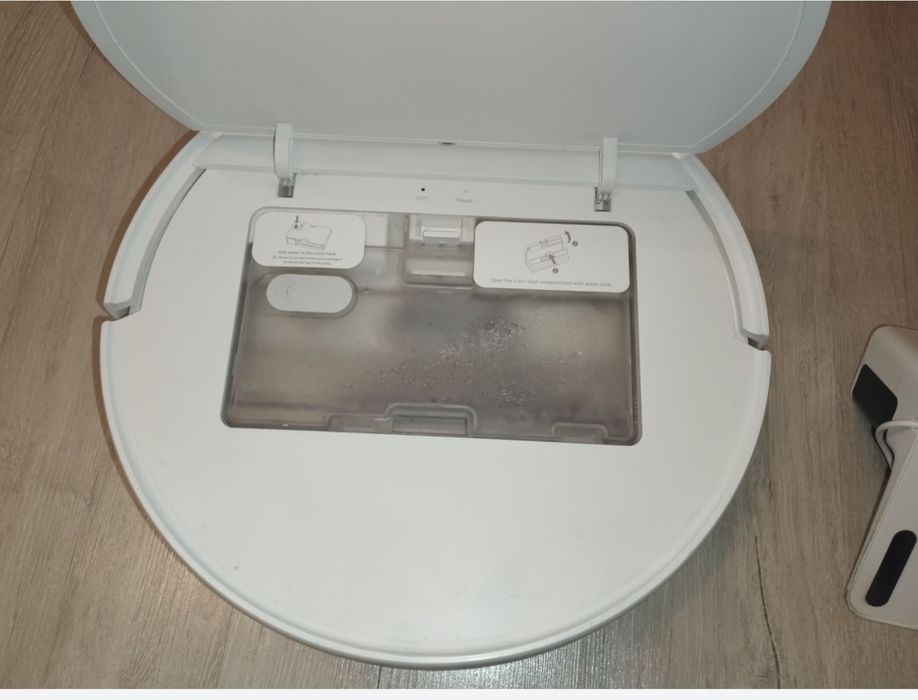 Робот пилесос Xiaomi Mi Robot Vacuum-Mop Essential