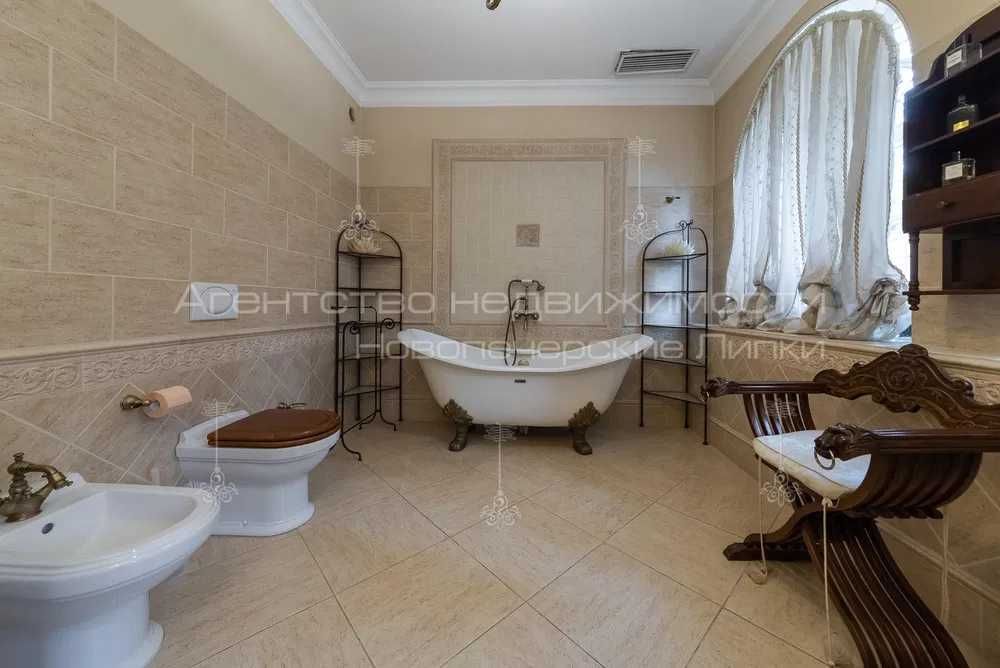 Розкішний будинок з ремонтом + бассейн Мічуріна Печерськ, Звіринецькая