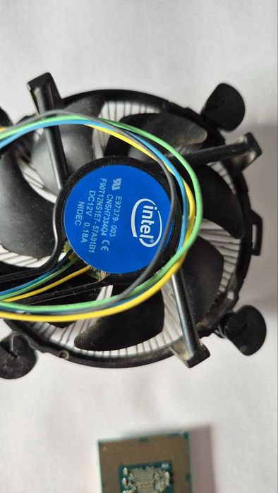 Процесор I5-7400 intel разом з кулером