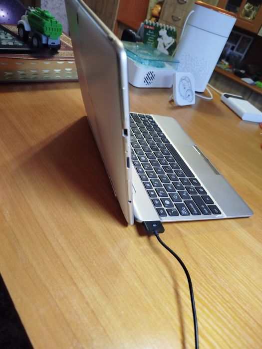 Планшет з клавіатурою