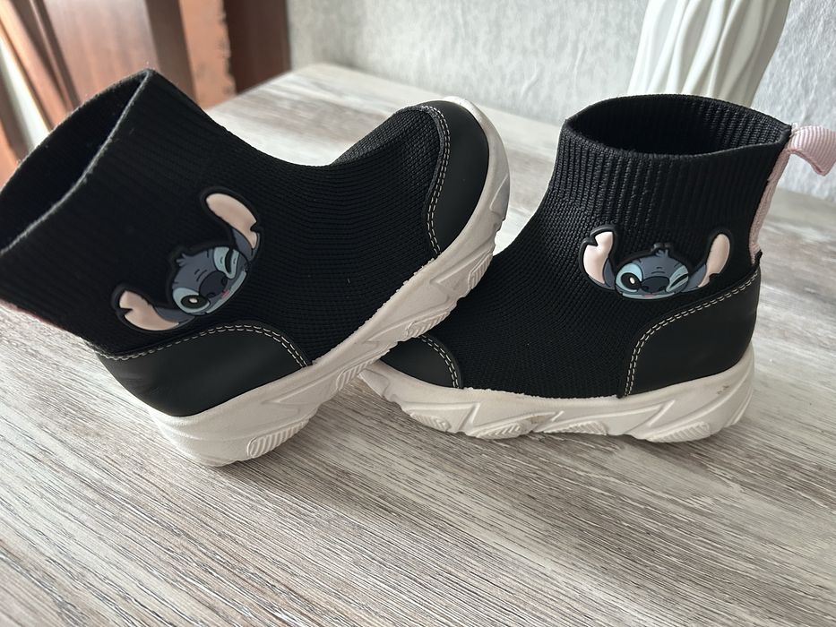 Кросівки доя дівчинки