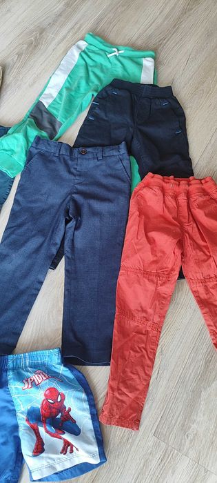 Spodnie spodenki i kąpielówki dla chłopca 104