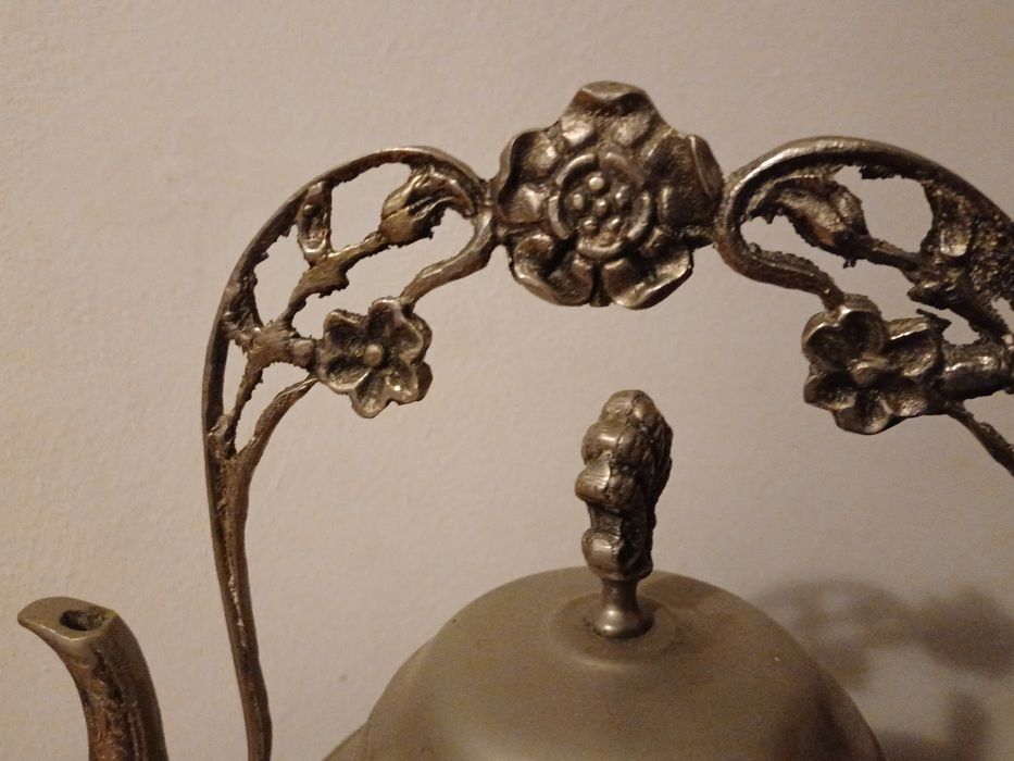 Chaleira decorativa estanho