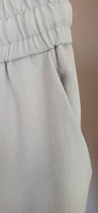 Spodnie  R 42  pas 88-90cm jest regulacja RESERVED