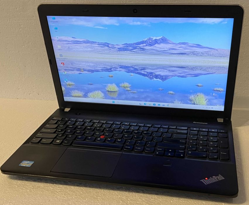 Laptop Lenovo i7 / 16GB RAM / SSD / 15.6 FHD Win 11 E531