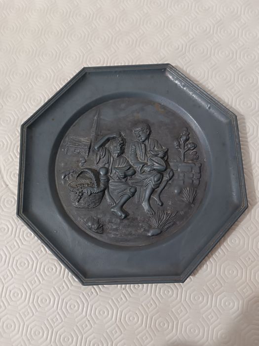 Prato de Parede Decorativo. Antigo. 23 cm