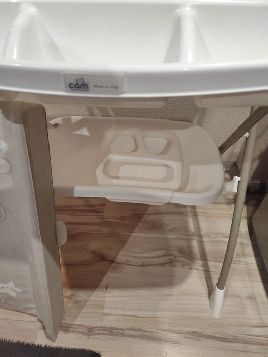 Wanienka z przewijakiem na stelażu