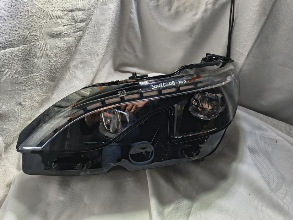 Lampa lewa LED Peugeot 3008 5008 II 2 Europa reflektor przedni lewy
