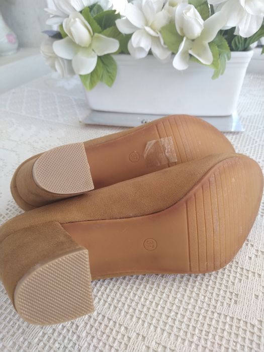 Sapatos camel elegantes e confortáveis - You and Me - Tamanho 37