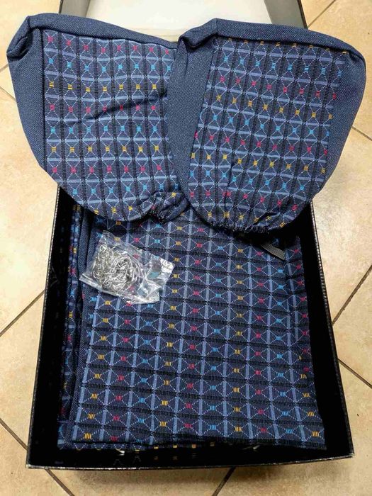 Автомобільні чохли універсальні