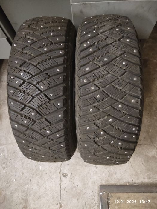 Шины 185/65R14 Good Year шипованные2 шт. 2000грн/шт.