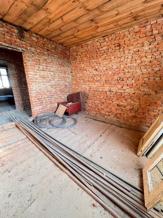 Продається 2-поверховий будинок с. Коросне, біля Перемишлян