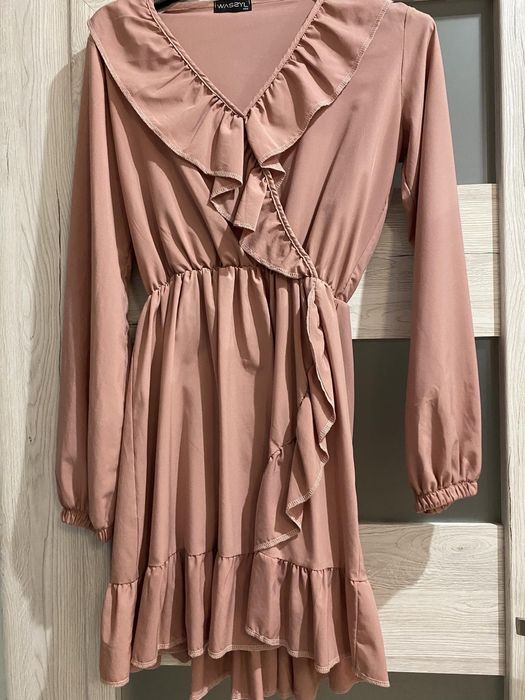 Sprzedam sukienkę młodzieżową