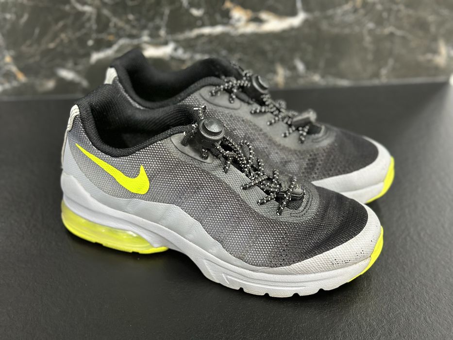 Nike Air Max Invigor (GS) 749572 002(34) розмір