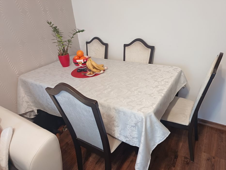 Stół + 6 krzeseł, komplet