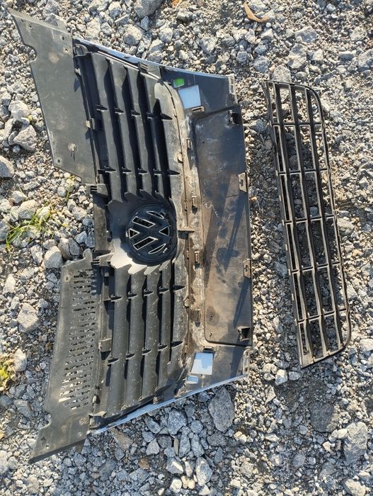 Решітка Радіатора Фольксваген Пасат В6 Volkswagen Passat  b6 б6