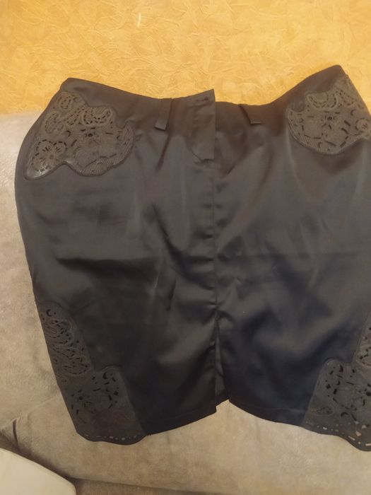 Костюм діловий з мереживом