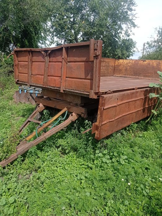 Продам МТЗ 80, дискову борону, культиватор, плуг, два причіпа, оприскувач