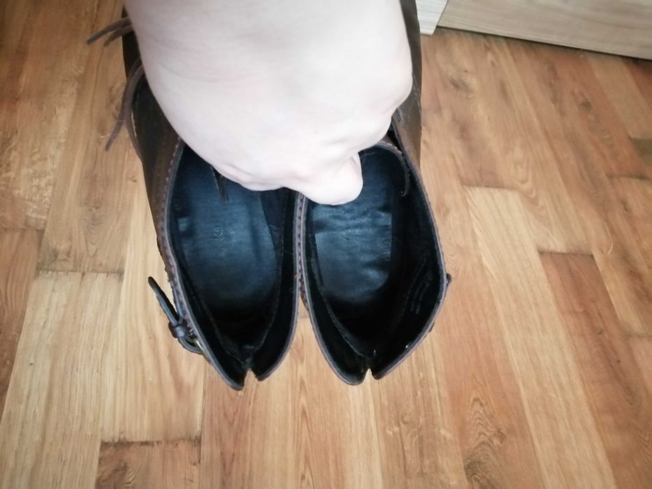 Damskie botki skórzane clarks, na koturnie wiązane, brazowe