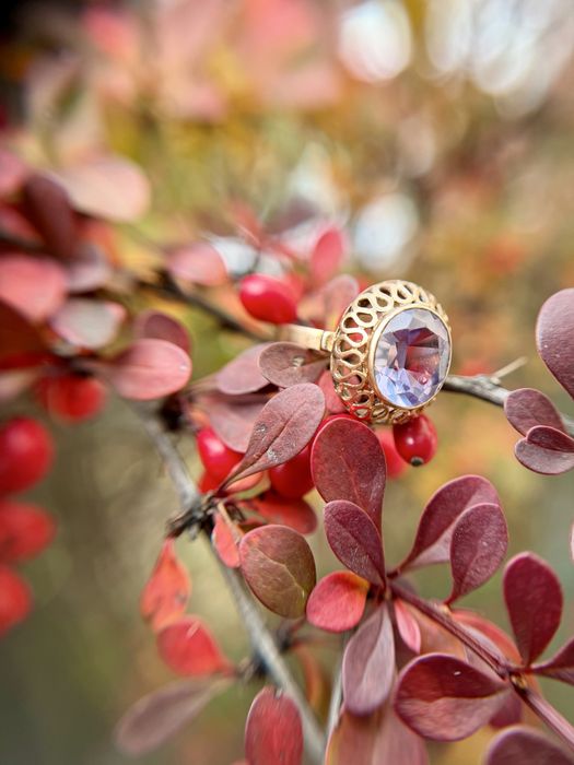 Złoty pierscionek Warmet B-607  kamień z efektem Aleksandrytu