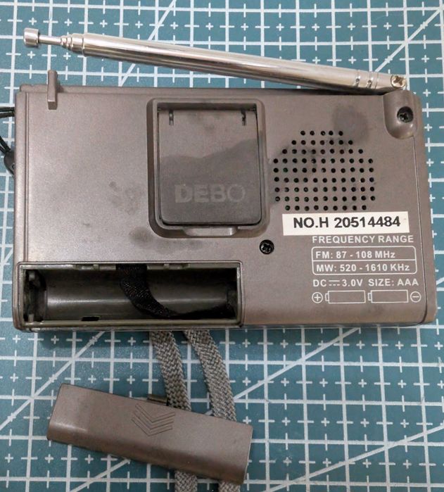 Mini Rádio DEBO com relógio e alarme [COMO NOVO]