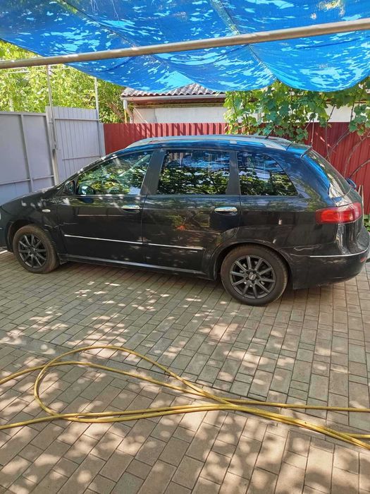 Автомобіль   Фіат   крома