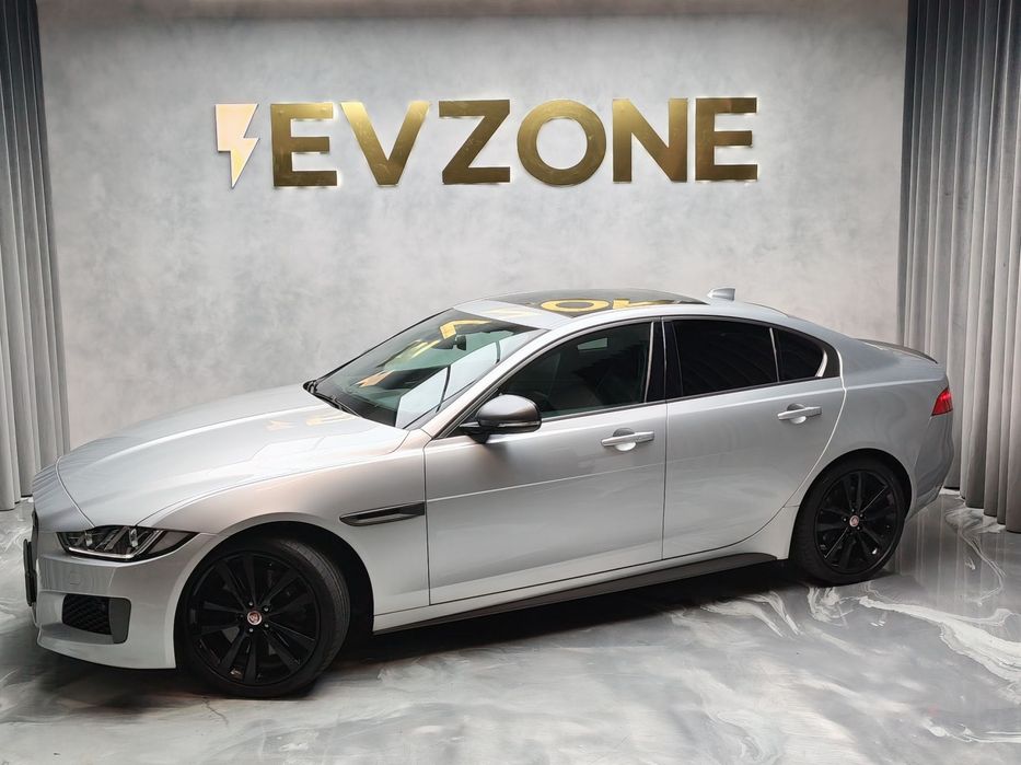 Jaguar XE P300 AWD Automatic Sport