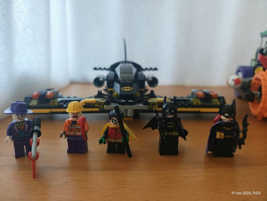 LEGO DC Super Heroes 76013 - Batman: Parowy walec Jokera