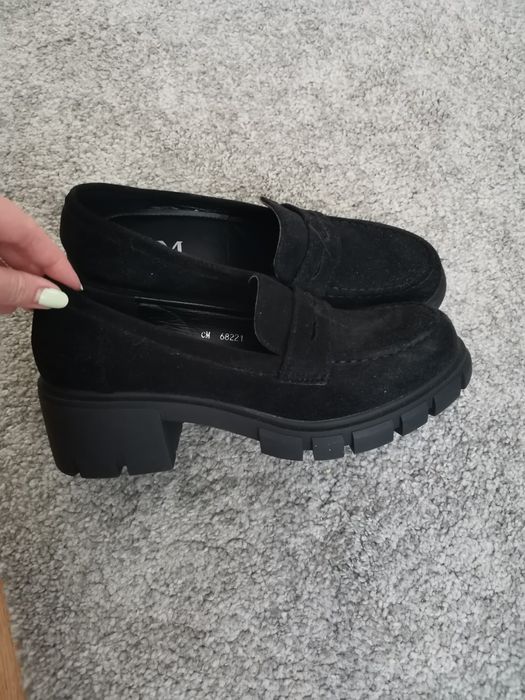 Buty damskie na obcasie