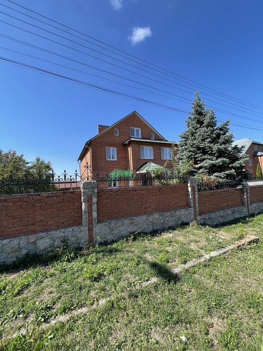 Флоринка Два дома 411 м2 и 130 м2 Алексеевка