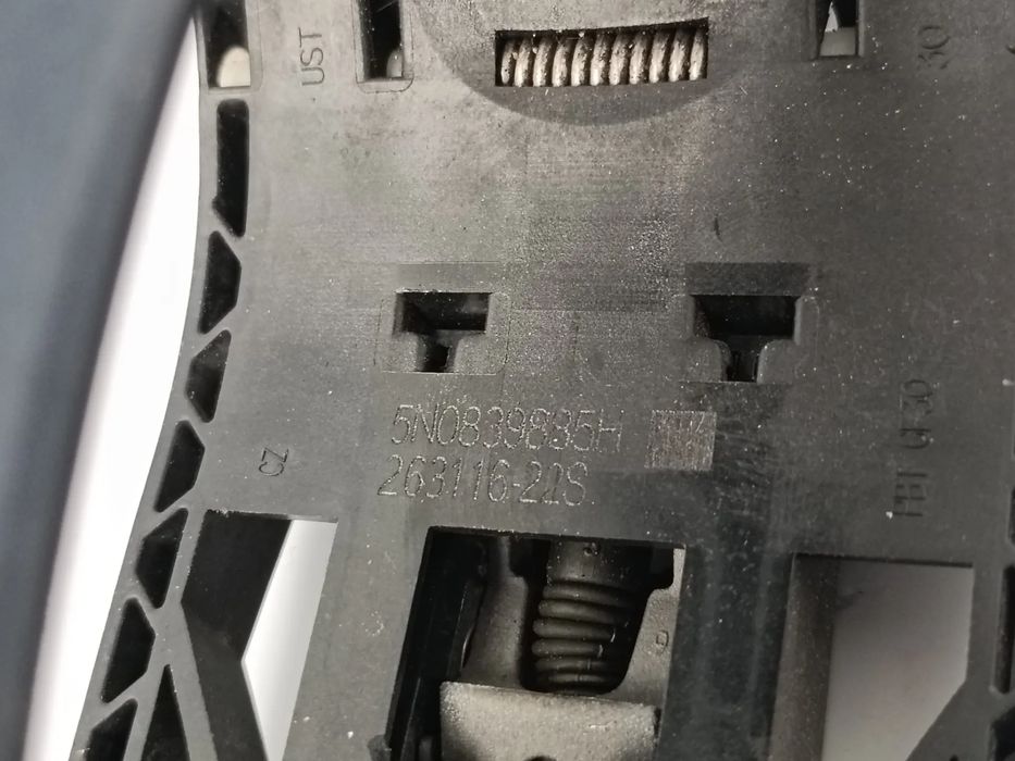 Puxador porta frente esquerda VOLKSWAGEN Golf VII (5G1, BQ1, BE1, BE2)