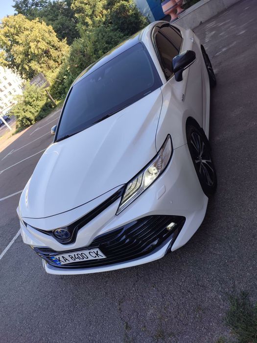 Toyota Camry 2020 гібрід
