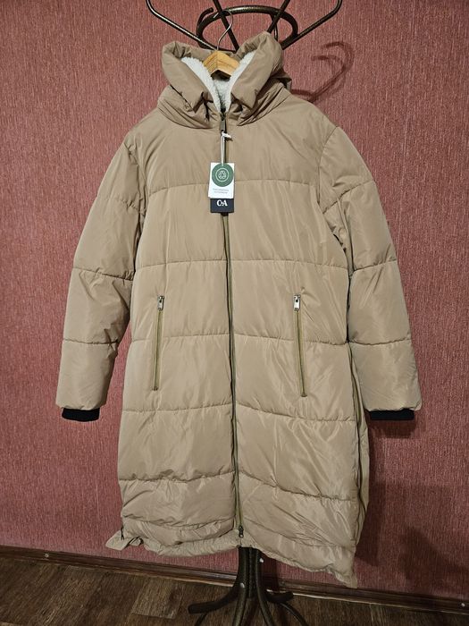 Пальто пуховик c&a 44р XXL бежевий