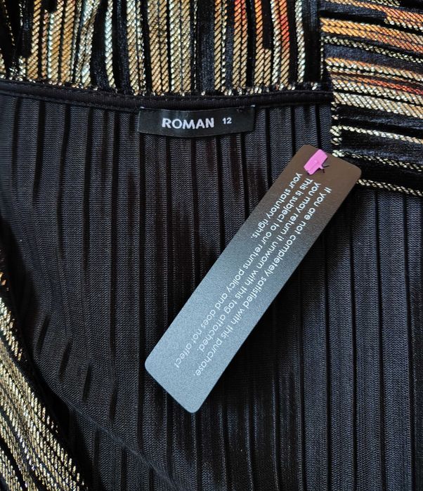 Нарядноe, ассиметричное, блестящее платье длинные рукава, плиссе roman