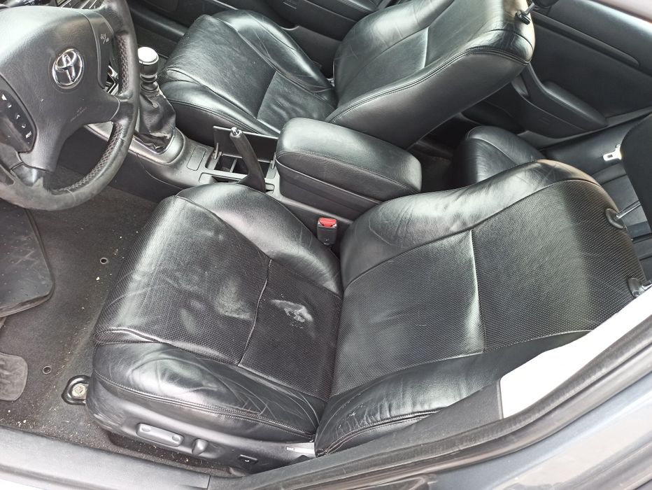 Toyota Avensis t25 skóra fotel fotele kanapa boczki komplet HIT czarna