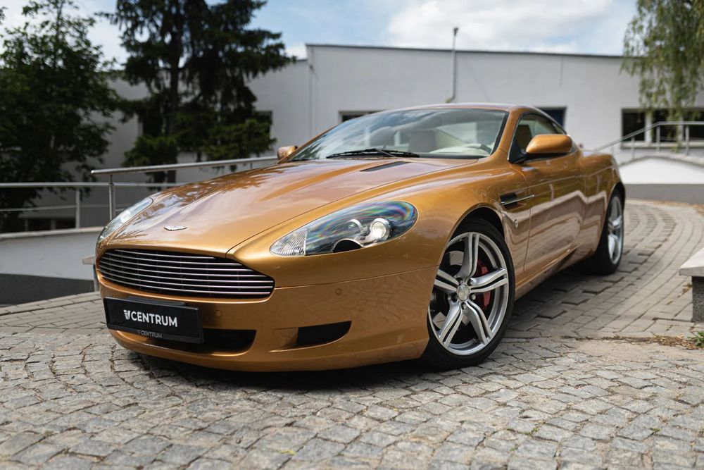 Aston Martin DB9