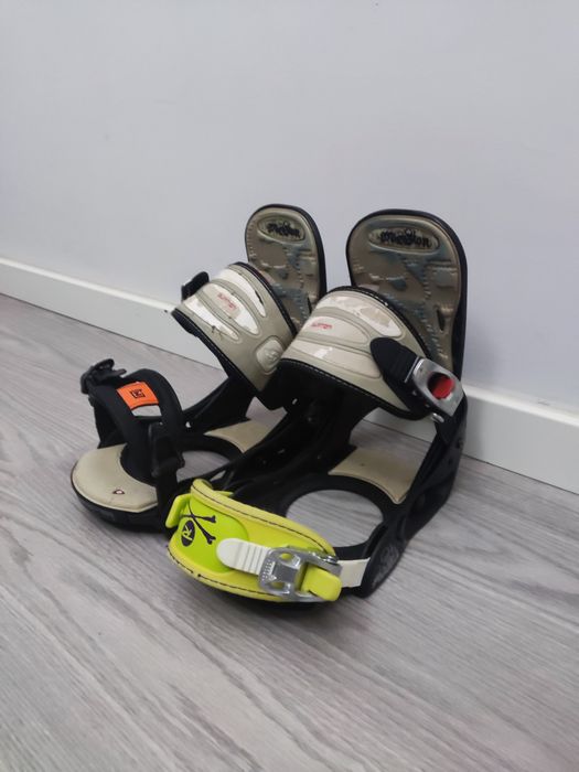 Snowboard e fixações