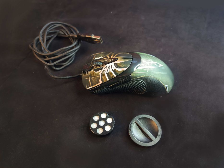 Продам мышь игровую  A4Tech XL-747H Spider X7  c грузиками