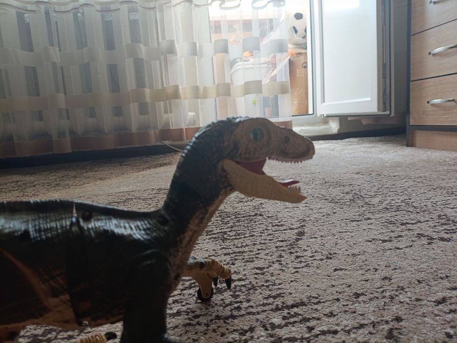 Велоцераптор від HotBee