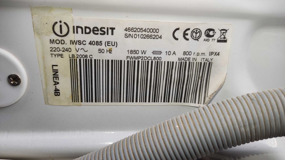 Стиральная машинка Indesit IWSC 4085 на запчасти