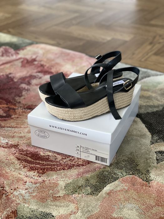 Sandaly na platformie Steve Madden