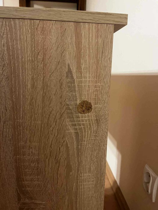 Biurko – 200 zł

Sprzedam biurko w dobrym stanie.
3 szuflady