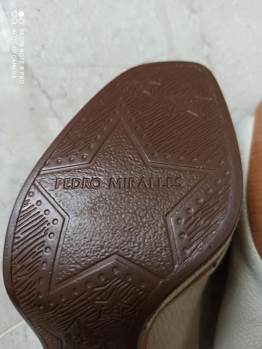 Buty na obcasie hiszpańskiej firmy Pedro Mirales rozmiar 38
