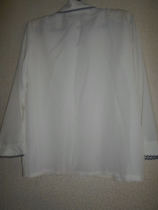 Блузка белая  44 размер