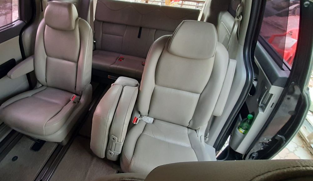 Продам KIA Carnival