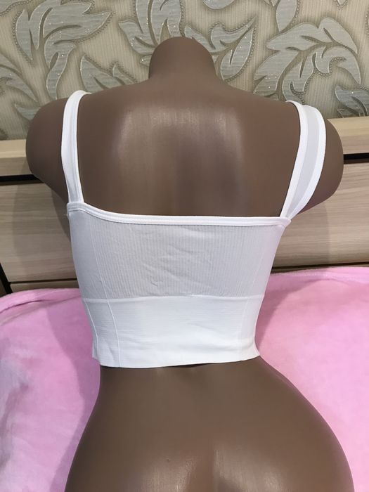 Білий топ з чашечками | Для спорту, дому, щоденного носіння