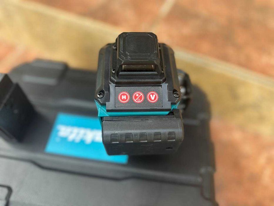 Лазерний рівень Makita 4D. Лазерный уровень 16 линий Макита 2 АКБ КЕЙС