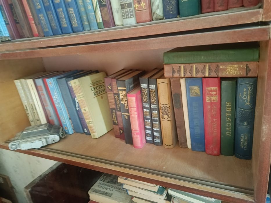 Продам книги оптом в хорошем состоянии 10шт+